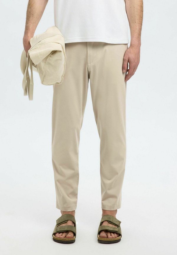 TAPERED - Stoffhose - pure cashmere