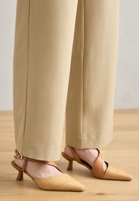 Επιλέχθηκε, natural/nirvana