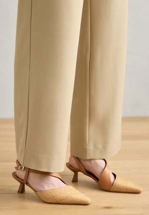Classic heels - natural/nirvana