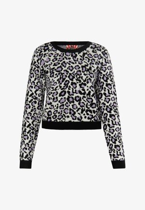 Leopardų rašto megztinis baltos, juodos ir levandų spalvų. Yra apvalios iškirptės ir ilgos rankovės, juodos ribotos apykaklės ir rankogaliai.