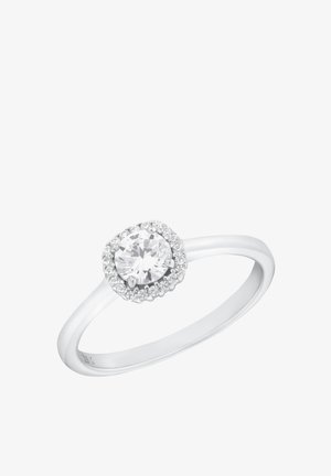 Witte gouden ring met een ronde centrale steen omringd door kleinere stenen, met een gladde band en een gepolijste afwerking.