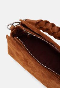 Coccinelle BOHEME - Sac à main - brown