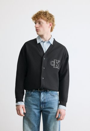 Calvin Klein Jeans LOGO APPLIQUE - Strickjacke - black