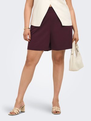 ONLY Carmakoma SHORTS NORMAL GESCHNITTEN SHORTS - Short - winetasting