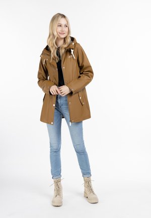 Mo, - Parka