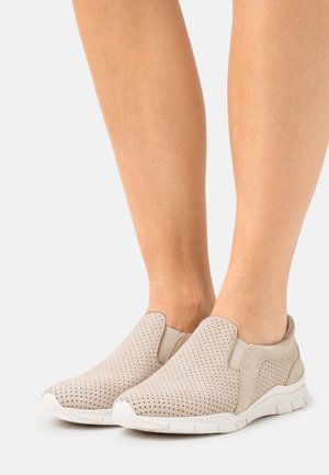Geox, Chaussons - taupe