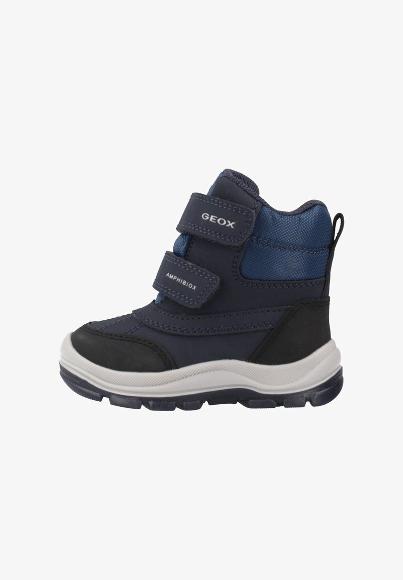 Botas de invierno náuticas para niños en azul marino con dos correas de Velcro, de la marca "GEOX Amphibiox," y una suela de goma gruesa para uso al aire libre.