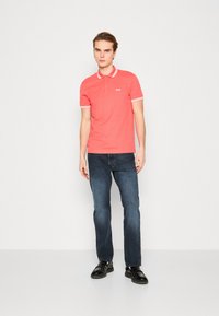BOSS PADDY - Poloskjorter - open red six