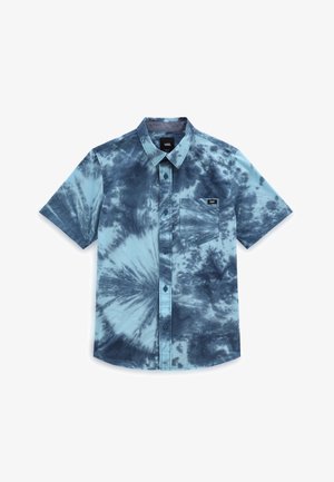 Korte mouwen overhemd met een blauwe tie-dye patroon. Gemaakt van lichte stof met een borstzak en een merklabel.