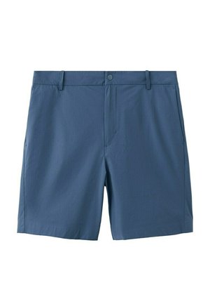 Pantalones cortos casuales para hombre en azul sólido, con trabillas para cinturón, bolsillos laterales y cierre frontal con botón.