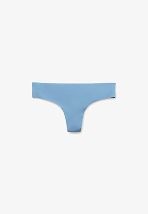 Bragas tanga sin costuras de color azul claro, tela suave, colocadas planas sobre un fondo blanco.