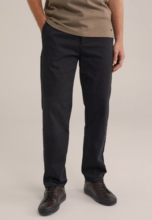 FUNDAMENTALS - Chinos - black