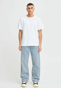 Solid SDTOMMY - Sirgete säärtega teksad - light blue denim