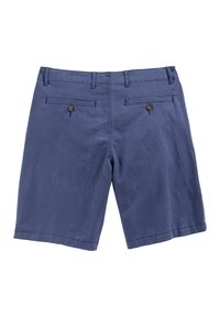 Blaue Baumwoll-Chino-Shorts mit geradem Schnitt, zwei Gesäßtaschen mit Knopfverschluss und sauberem Saum. Glatte Textur und leichtes Aussehen.