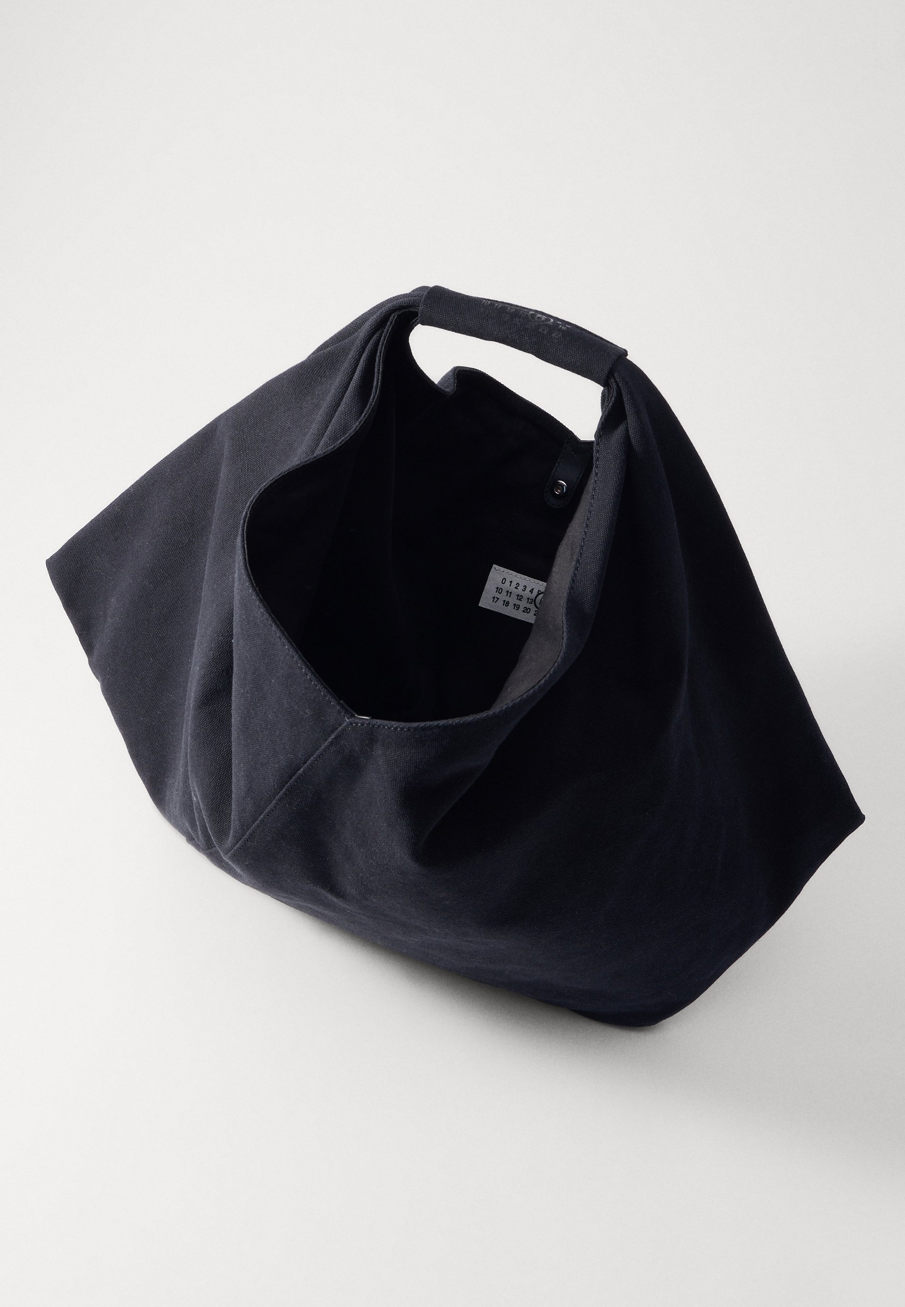MM6 Maison Margiela JAPANESE DRAPED - Tote bag - black - Zalando.ie