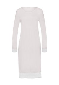 Abito a maniche lunghe in tessuto rosa chiaro con scollatura rotonda. Presenta un bordo bianco testurizzato su maniche e orlo, creando un design semplice.