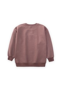 Brun sweatshirt med långa ärmar, ribbade muddar och rund halsringning. Tyget verkar slätt utan synliga mönster eller detaljer.