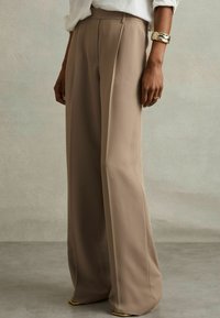 Reiss PETITE FIT - EDEN ELASTICATED WAIST WIDE - Auduma bikses - mink neutral
