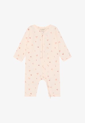 Lichtroze baby romper met lange mouwen, een ritssluiting aan de voorkant en kleine kersen- en bloemenprints verspreid over de stof.