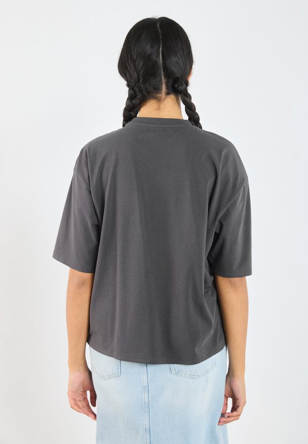 UNISEX BASIC BOXY CROPPED T SHIRT - Basic T-shirt - forged iron3