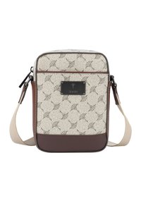 Mała beżowo-brązowa torebka na ramię z wzorzystym materiałem, regulowanym paskiem oraz metalową tabliczką z przodu z napisem "JOOP!"