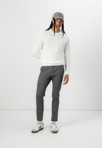 Jack & Jones PREMIUM JPSTMARCO DAVE - Pantaloni chino - castlerock