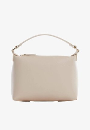 Beige rechthoekige handtas met een kort handvat, goudkleurige details en een ritssluiting aan de bovenkant, weergegeven tegen een effen witte achtergrond.