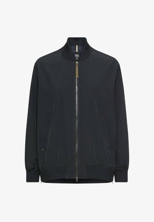 Herre bomberjakke i marineblå, lavet af glat stof. Har lynlåslukning, ribbet krave og ærmegab samt to sidelommer.