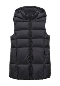 Černá zateplená vesta s kapucí, která má plný přední zip, prošívaný design a dvě boční kapsy. Materiál vypadá hladce a je izolační.