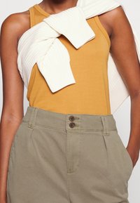 Esprit Broek - khaki