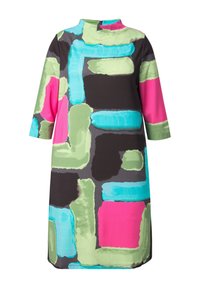 Polvipituinen mekko, jossa on korkea kaula-aukko ja värikäs abstrakti kuvio, jossa on vaaleanpunaista, vihreää ja sinistä mustalla pohjalla.