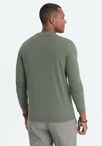 Ombre WITH POCKET  - Pitkähihainen paita - olive green