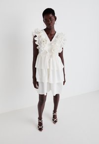 YAS YASRUNA RUFFLE DRESS  - Koktailové šaty/večierkové šaty - star white