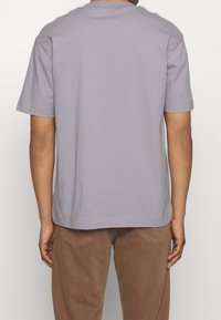 Calvin Klein Jeans Print T-shirt - purple
