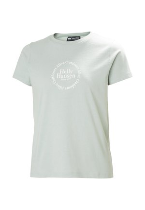 Camiseta de algodón verde claro con mangas cortas y cuello redondo. Muestra un logotipo circular blanco con el texto "Helly Hansen" y "Desde 1877".