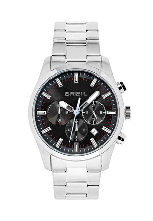 Orologio in acciaio inossidabile argentato con quadrante nero, tre sotto-quadranti e dettagli rossi. Include una finestra per la data e un cinturino texturizzato.