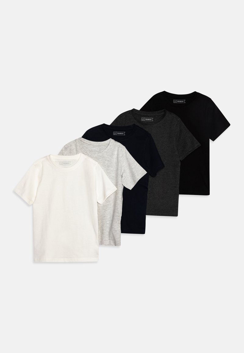 Cinco camisetas de manga corta con cuello redondo en blanco, gris claro, gris oscuro, azul marino y negro. Están hechas de una tela suave y liviana con un corte clásico.