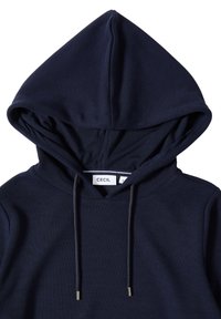 Felpa con cappuccio blu navy in tessuto a coste, con cordini regolabili e estremità in metallo. L'etichetta riporta la scritta "CE Cil" in bianco.