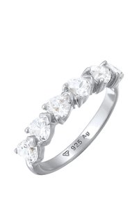 Bague en argent sterling ornée de cinq pierres en zircon cubique transparent en forme de poire, serties en griffes, avec un anneau lisse et poli.