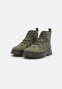 dr martens boury unisex