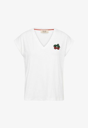 Fehér rövid ujjú V-nyakú póló, a bal mellrészen kis hímzett piros cseresznyével és zöld levelekkel.