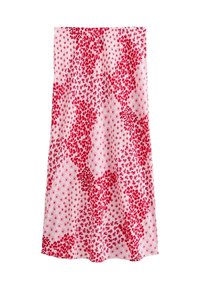 Kukallinen hame vaaleanpunaisella taustalla, jossa on erikokoisia punaisia kukkakuviota, valmistettu kevyestä kankaasta, virtaava muotoilu.