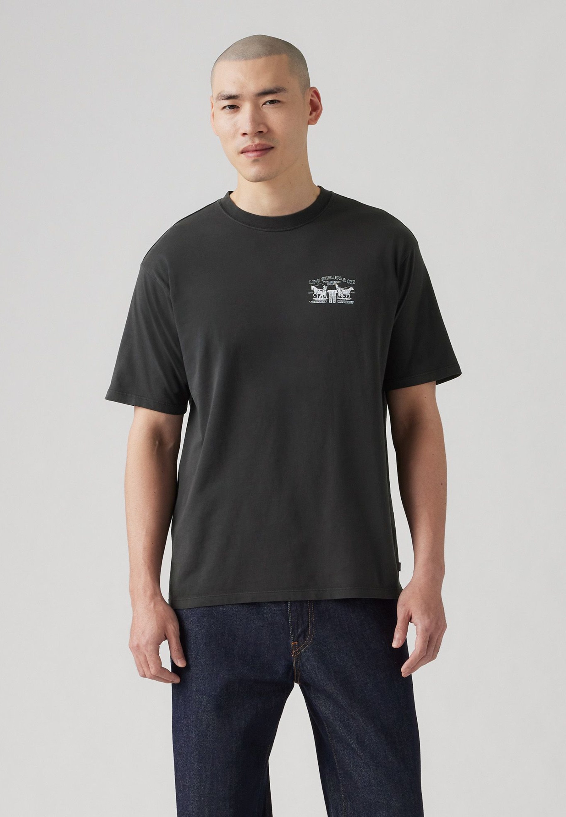 Levi's® VINTAGE FIT - T-shirt imprimé - jet black/noir