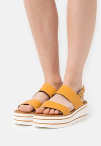 Tamaris Platform sandals - mango