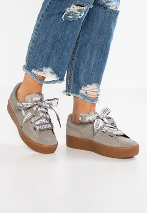 Sneakers - khaki
