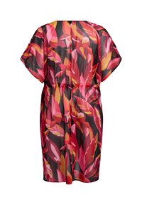 Vestido corto y transparente con un vibrante estampado floral en tonos de rosa, rojo y naranja sobre un fondo negro; cinturilla elástica.