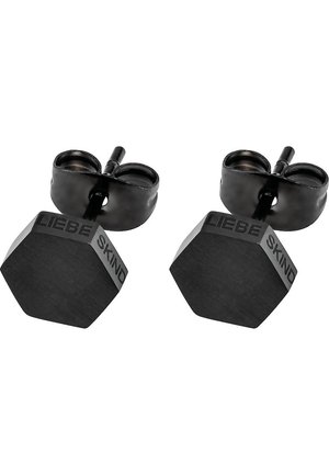 Boucles d'oreilles en métal noir hexagonal avec une finition mate, arborant le logo gravé "LIEBE SKIND" pour une touche de détail supplémentaire.