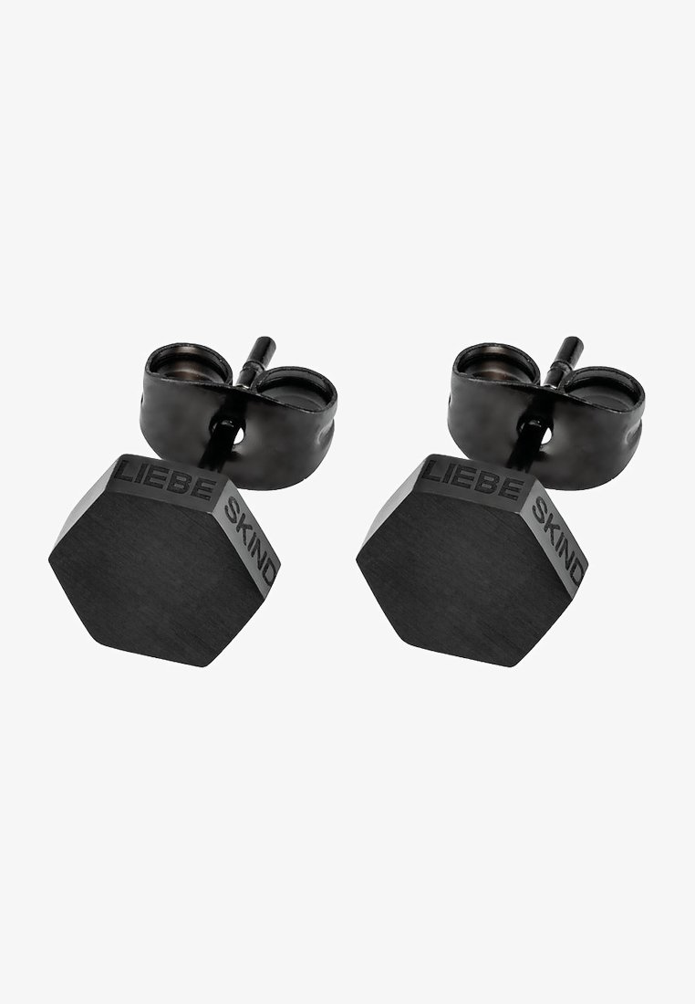 Boucles d'oreilles en métal noir hexagonal avec une finition mate, arborant le logo gravé "LIEBE SKIND" pour une touche de détail supplémentaire.