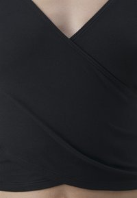 Hollister Co. LONG SLEEVE FLAT SEAMLESS WRAP TOP - Ilgarankovis viršutinės dalies drabužis - CASUAL BLACK