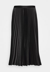 Černá plisovaná sukně vyrobená z hladké tkaniny, s vertikálními záhyby, přiléhavým pasem a dlouhým zakončením až na zem.